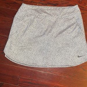 Nike black/white girls skort size large